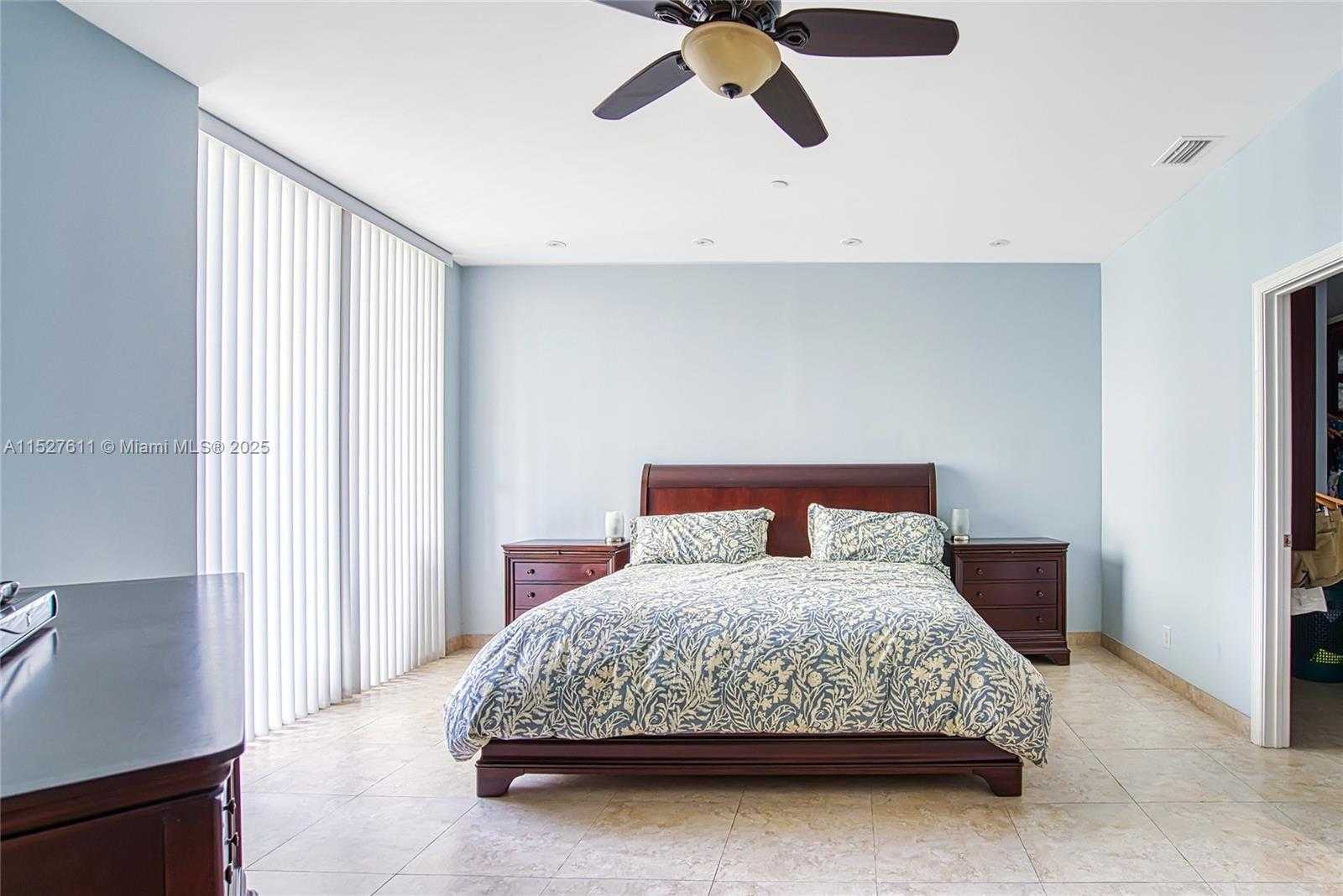 Small Image of 20185 EAST COUNTRY CLUB DR #202/203, Aventura Number 17