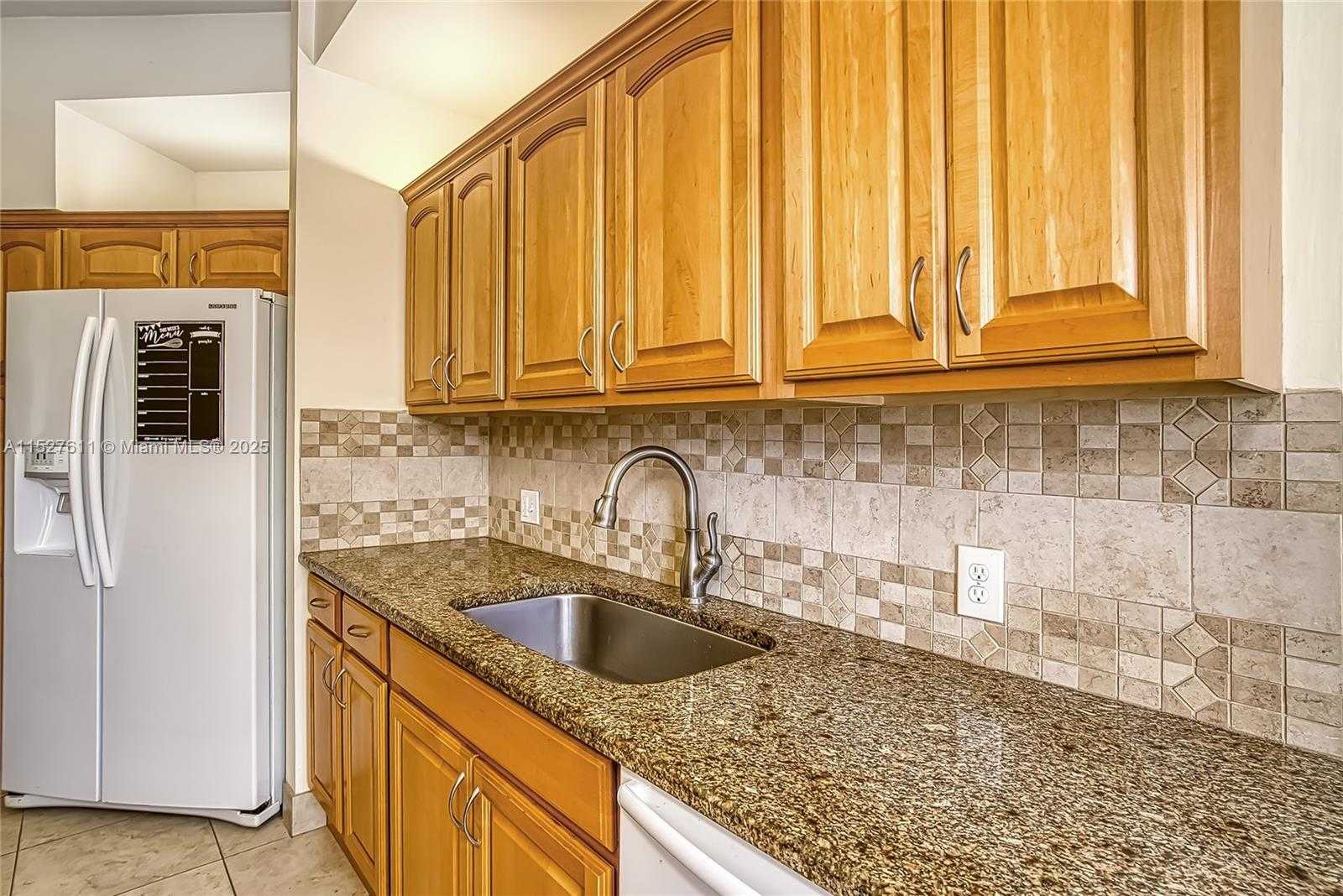 Small Image of 20185 EAST COUNTRY CLUB DR #202/203, Aventura Number 4