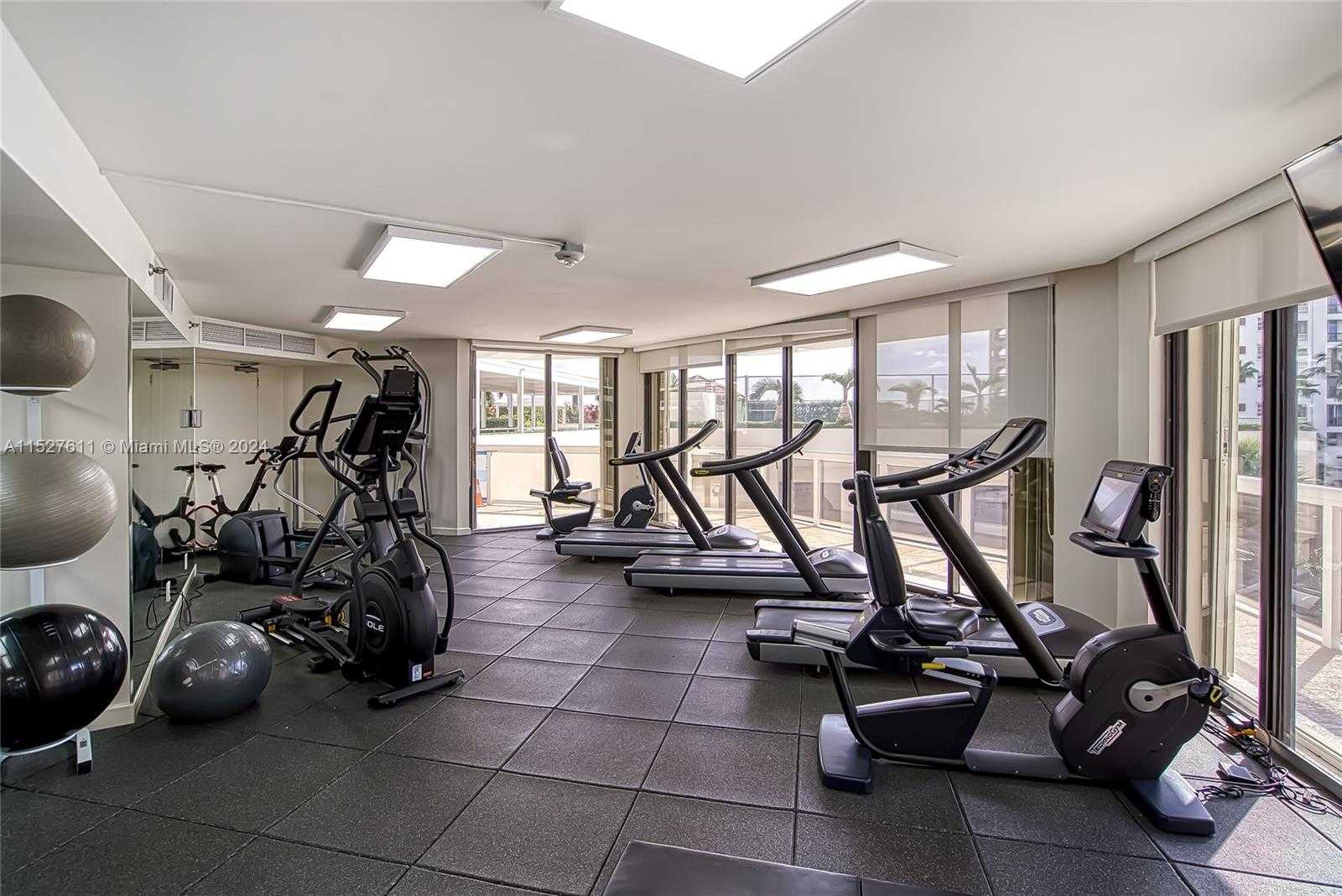 Small Image of 20185 EAST COUNTRY CLUB DR #202/203, Aventura Number 50