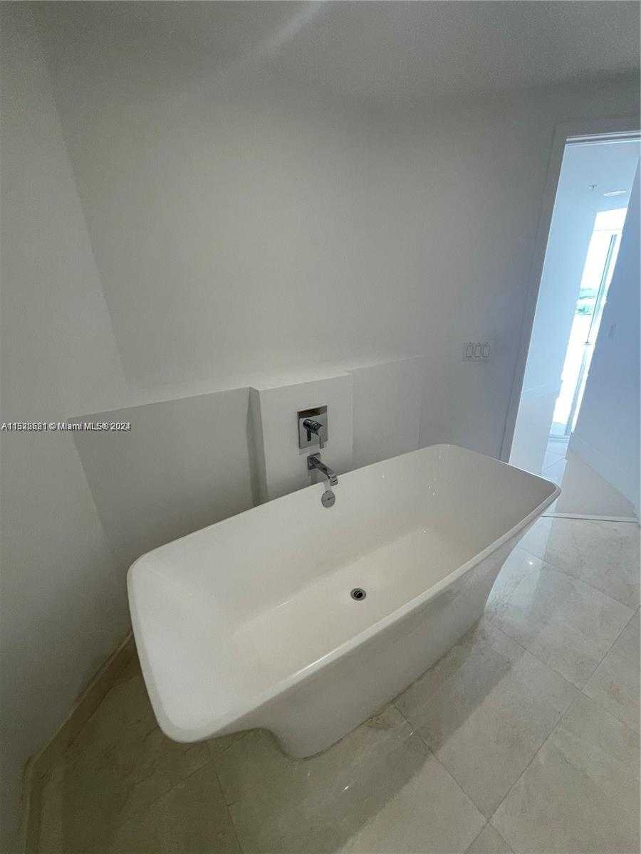 Small Image of 17301 #1205, North Miami Beach Number 21