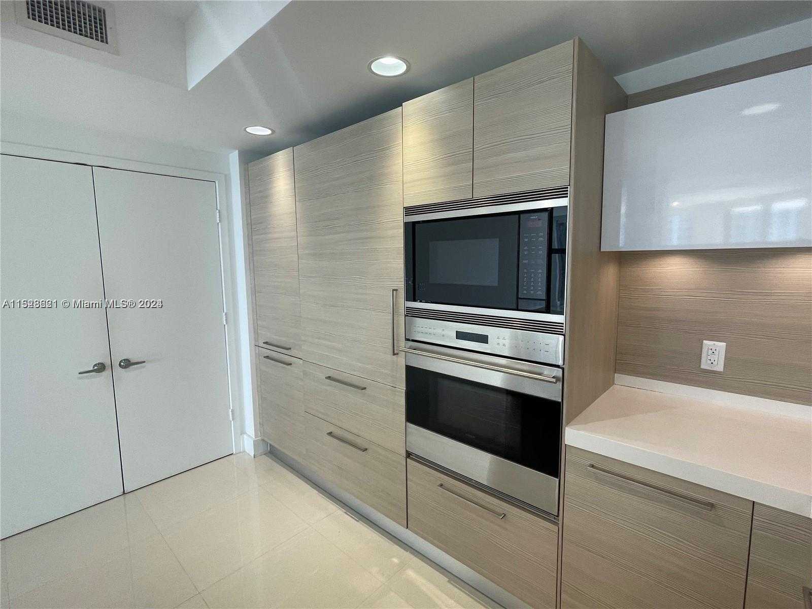 Small Image of 17301 #1205, North Miami Beach Number 9