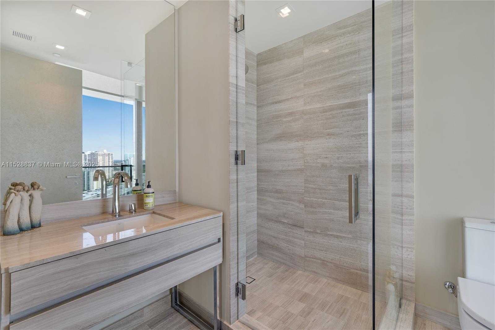 Small Image of 18975 COLLINS AVE #2000, Sunny Isles Beach Number 13