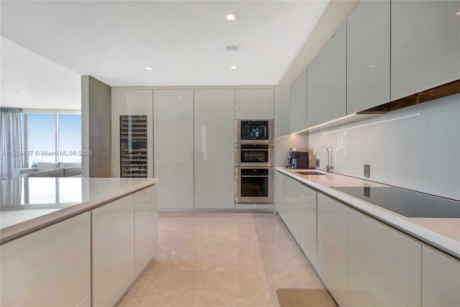 Small Image of 18975 COLLINS AVE #2000, Sunny Isles Beach Number 4