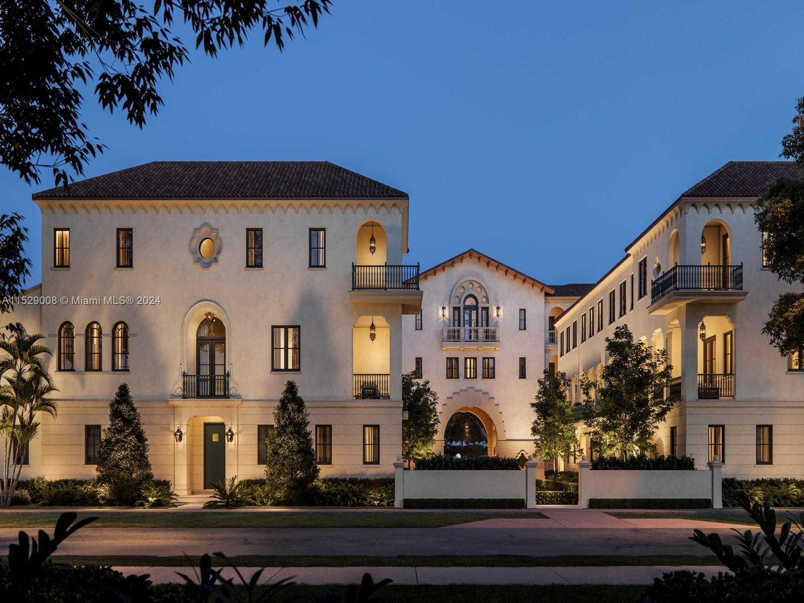 Small Image of 504 MALAGA AVE #T8, Coral Gables Number 5