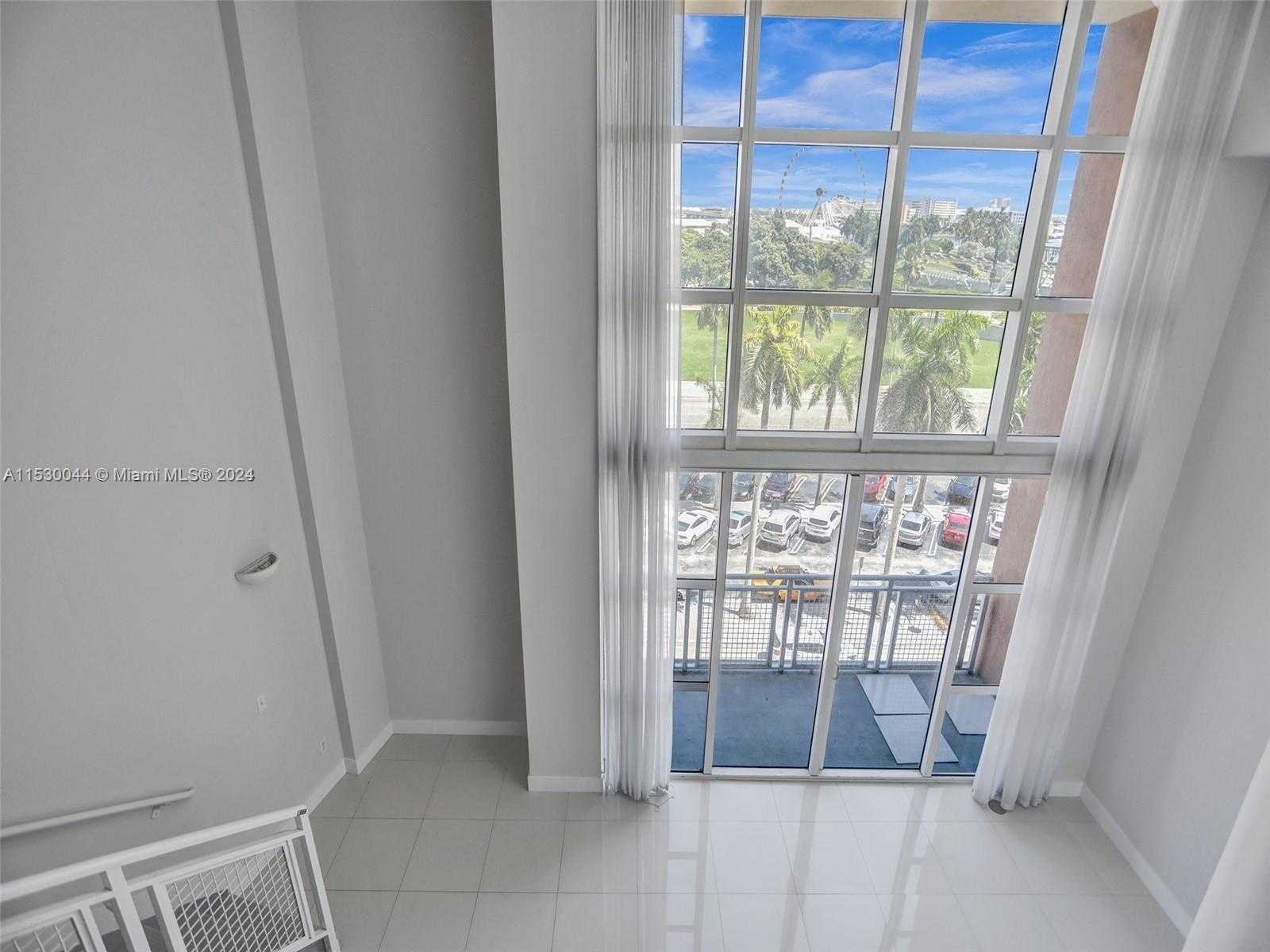 Small Image of 244 BISCAYNE BLVD #439, Miami Number 6