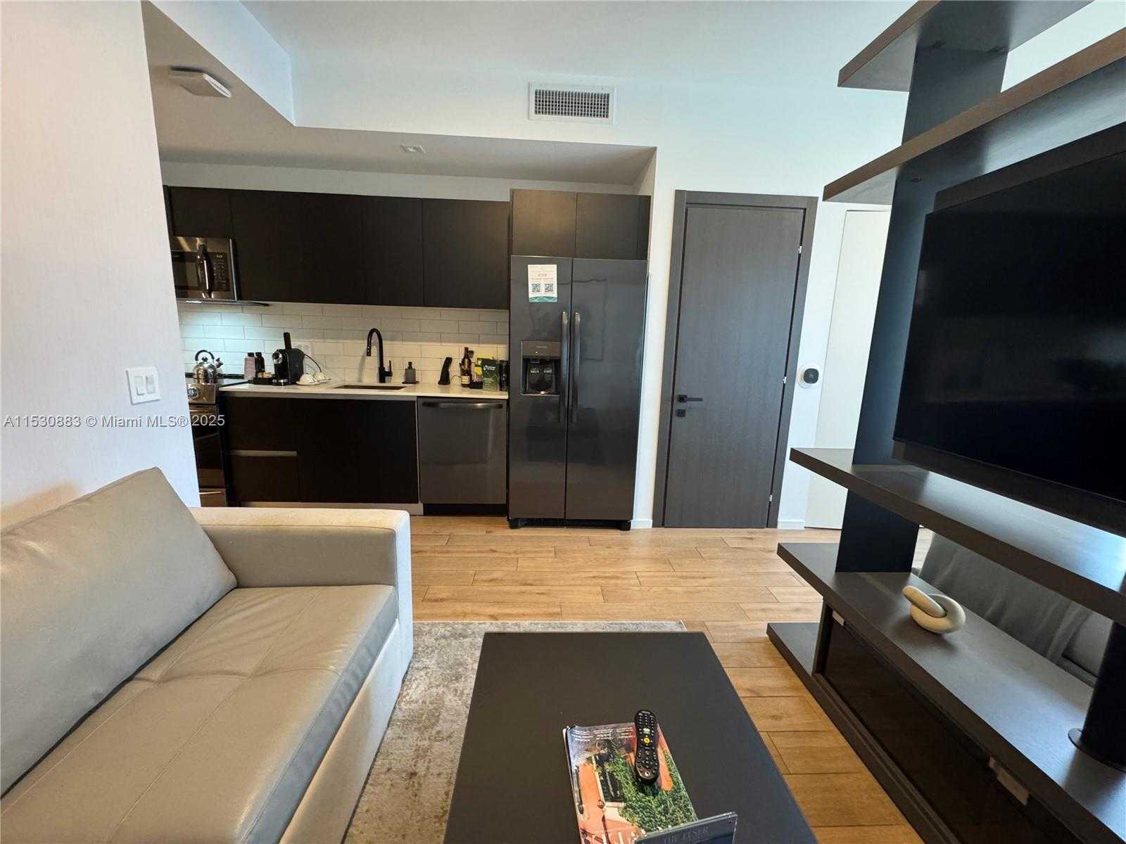 Small Image of 398 NORTH EAST 5TH ST #3813, Miami Number 6