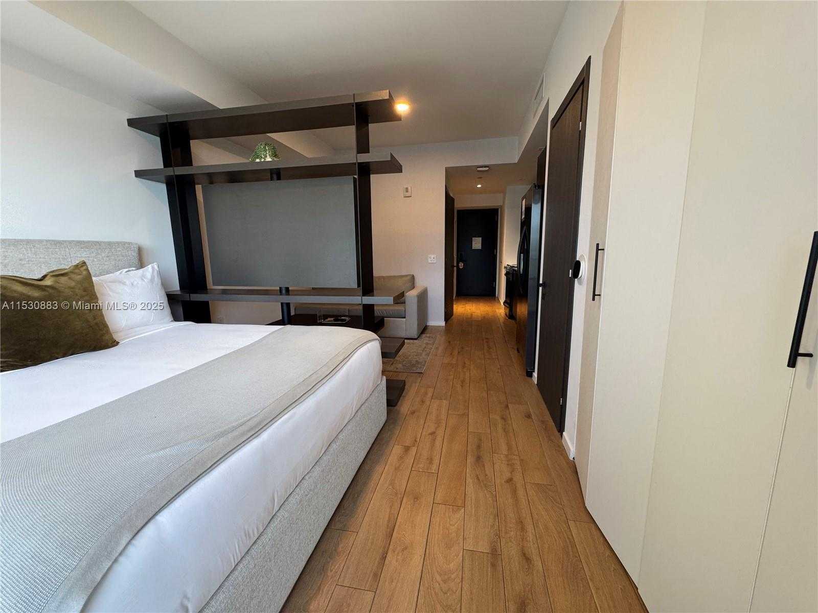 Small Image of 398 NORTH EAST 5TH ST #3813, Miami Number 7