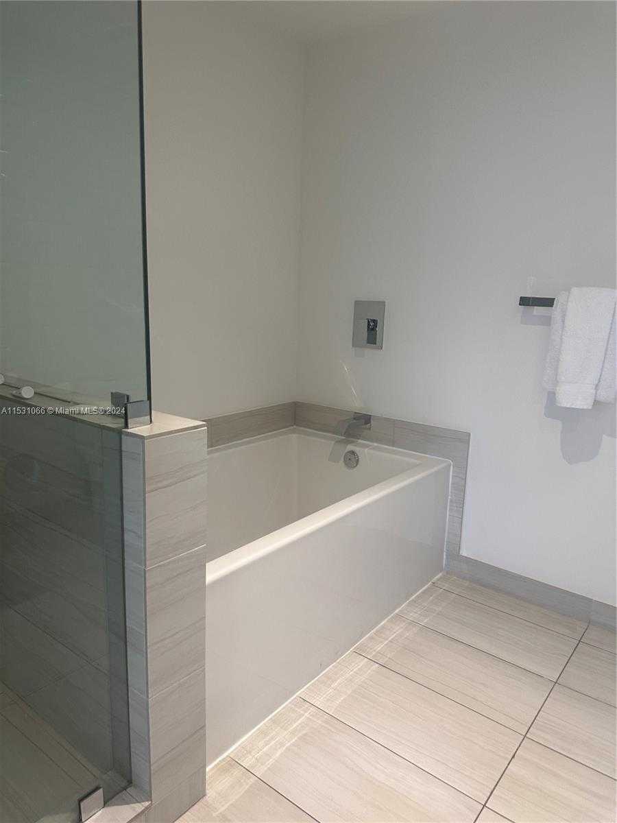 Small Image of 4010 SOUTH OCEAN DR #R707, Hollywood Number 36