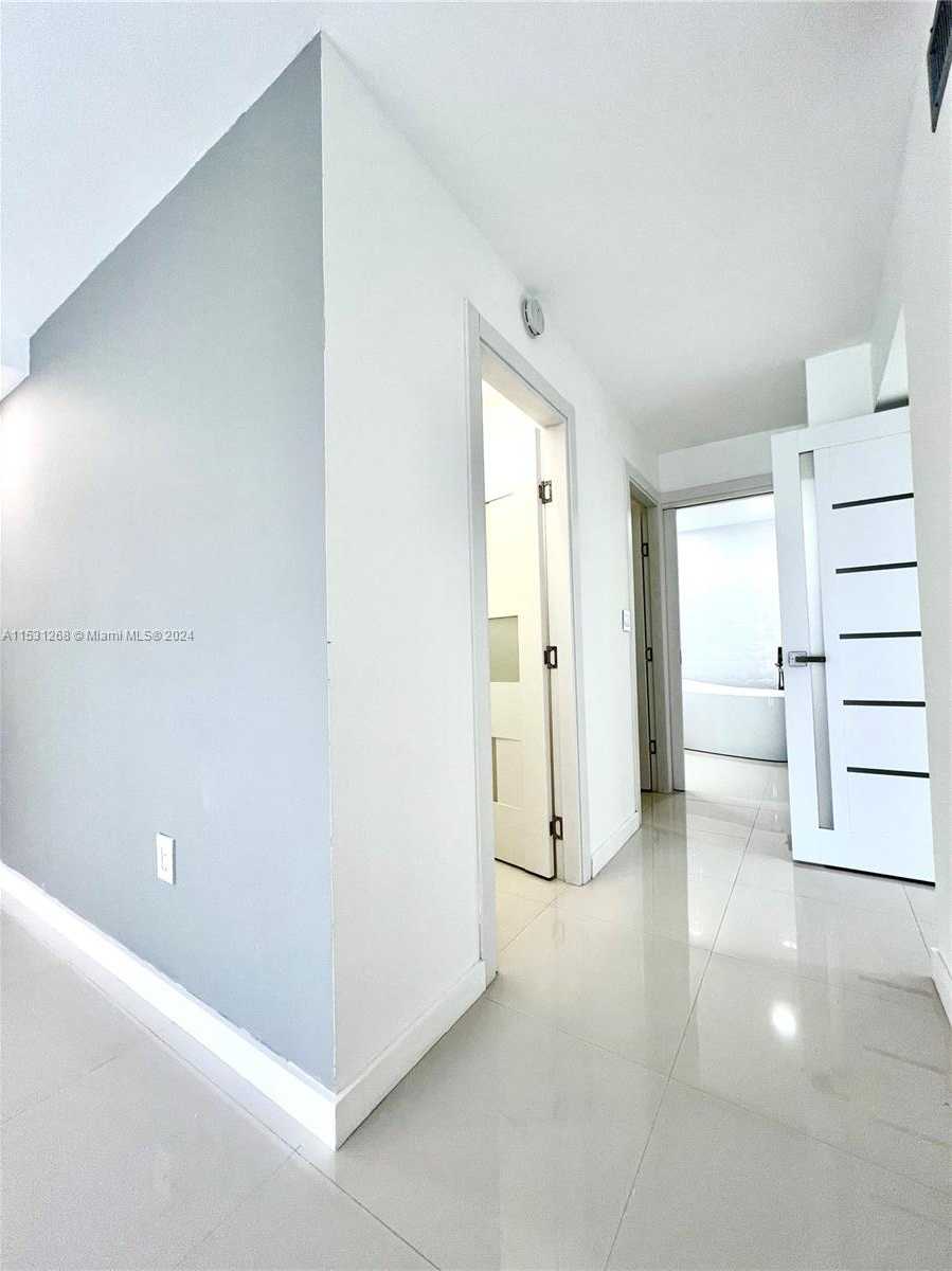 Small Image of 2751 SOUTH OCEAN DR #N7PH, Hollywood Number 21