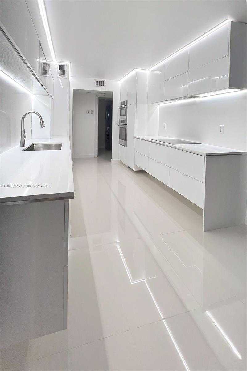 Small Image of 2751 SOUTH OCEAN DR #N7PH, Hollywood Number 24