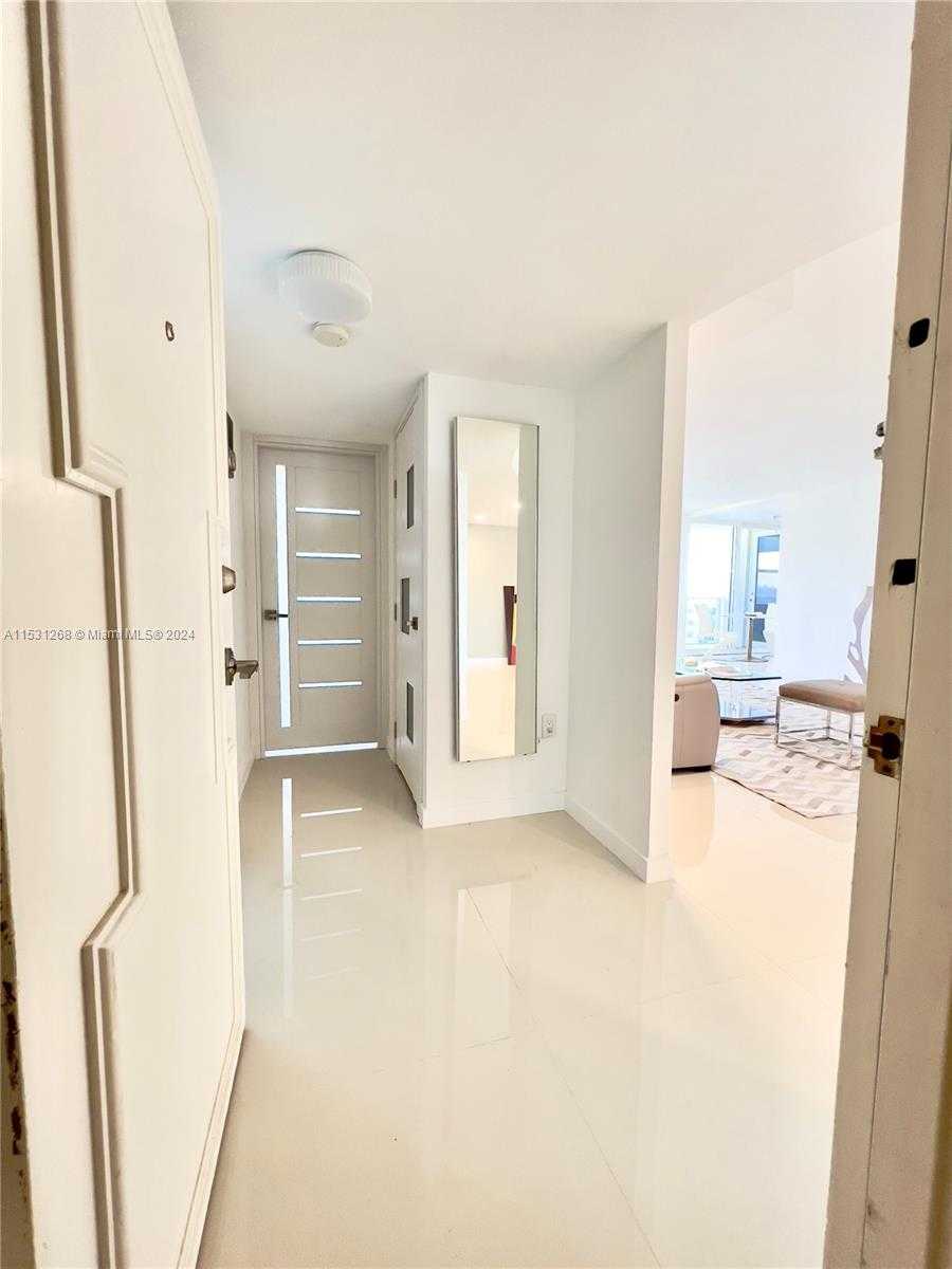 Small Image of 2751 SOUTH OCEAN DR #N7PH, Hollywood Number 3