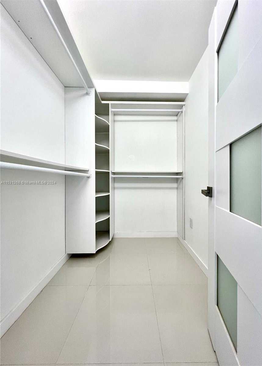 Small Image of 2751 SOUTH OCEAN DR #N7PH, Hollywood Number 33