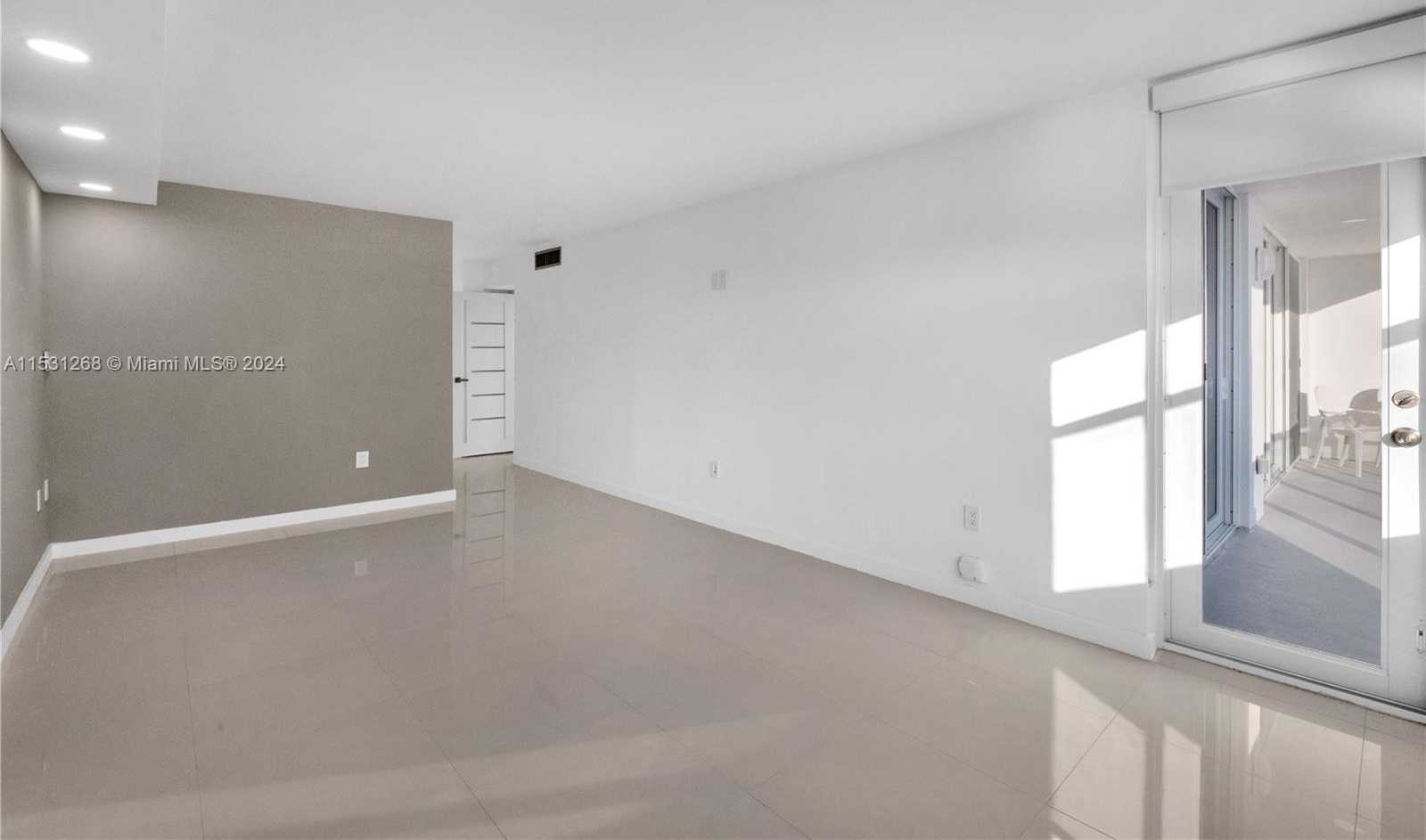 Small Image of 2751 SOUTH OCEAN DR #N7PH, Hollywood Number 35