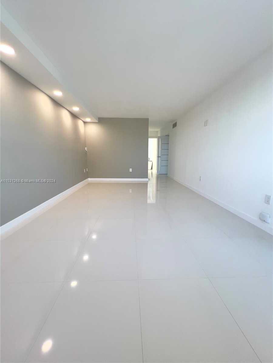 Small Image of 2751 SOUTH OCEAN DR #N7PH, Hollywood Number 39