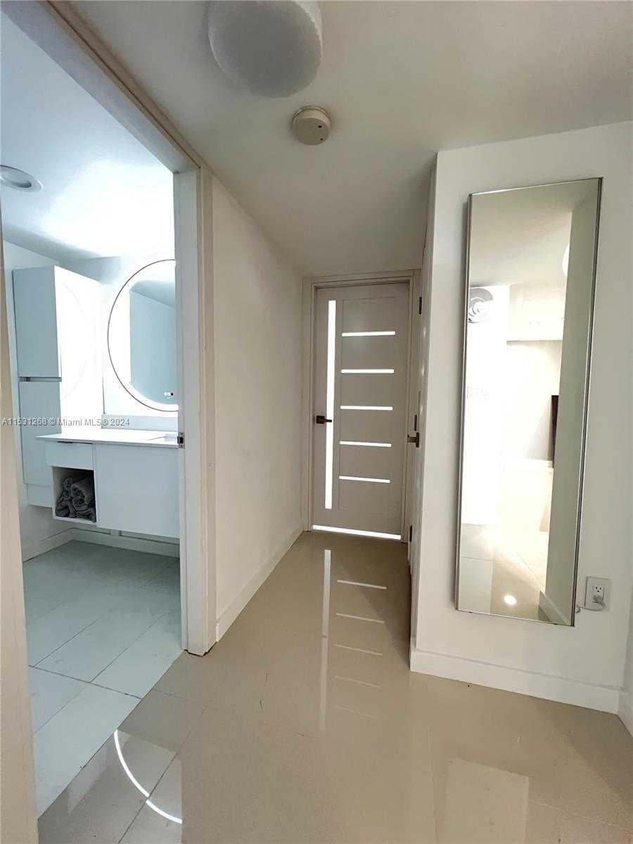 Small Image of 2751 SOUTH OCEAN DR #N7PH, Hollywood Number 4