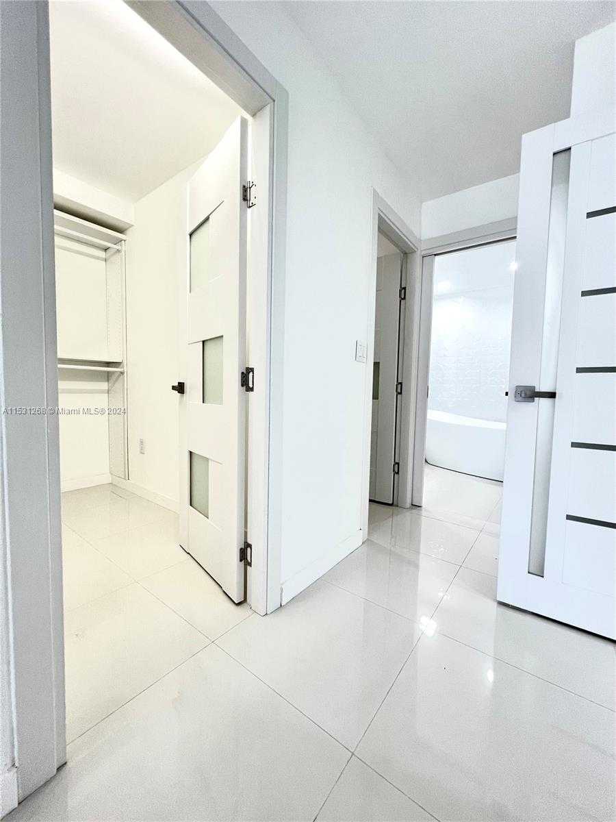 Small Image of 2751 SOUTH OCEAN DR #N7PH, Hollywood Number 40