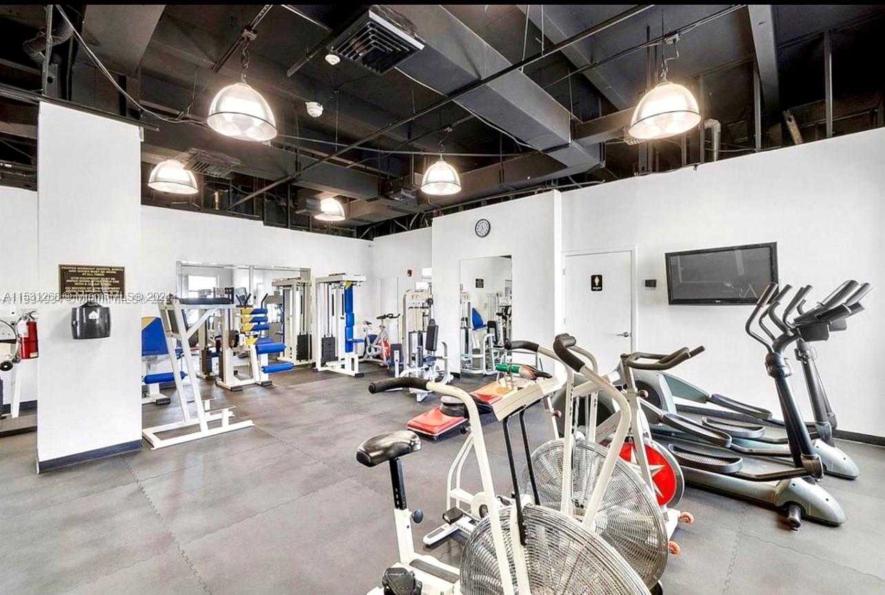 Small Image of 2751 SOUTH OCEAN DR #N7PH, Hollywood Number 68