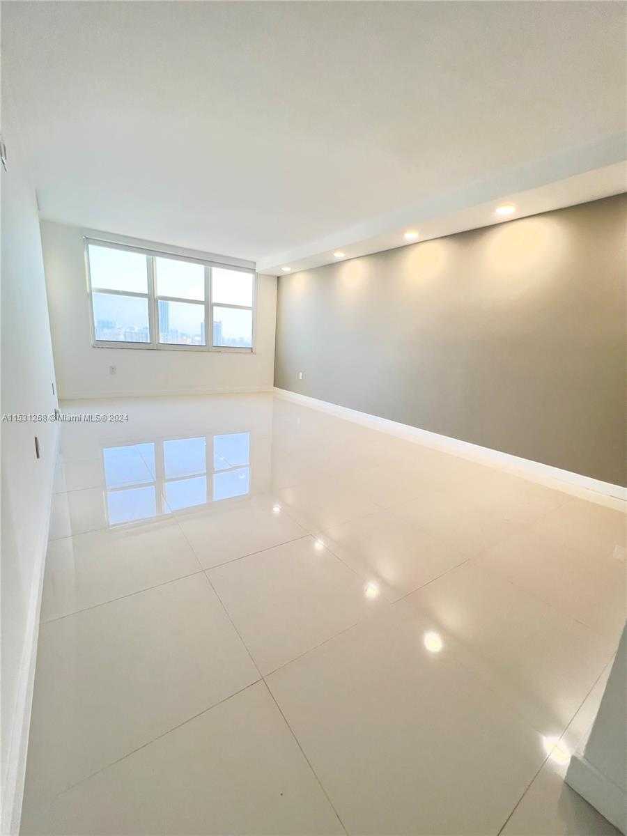 Small Image of 2751 SOUTH OCEAN DR #N7PH, Hollywood Number 72
