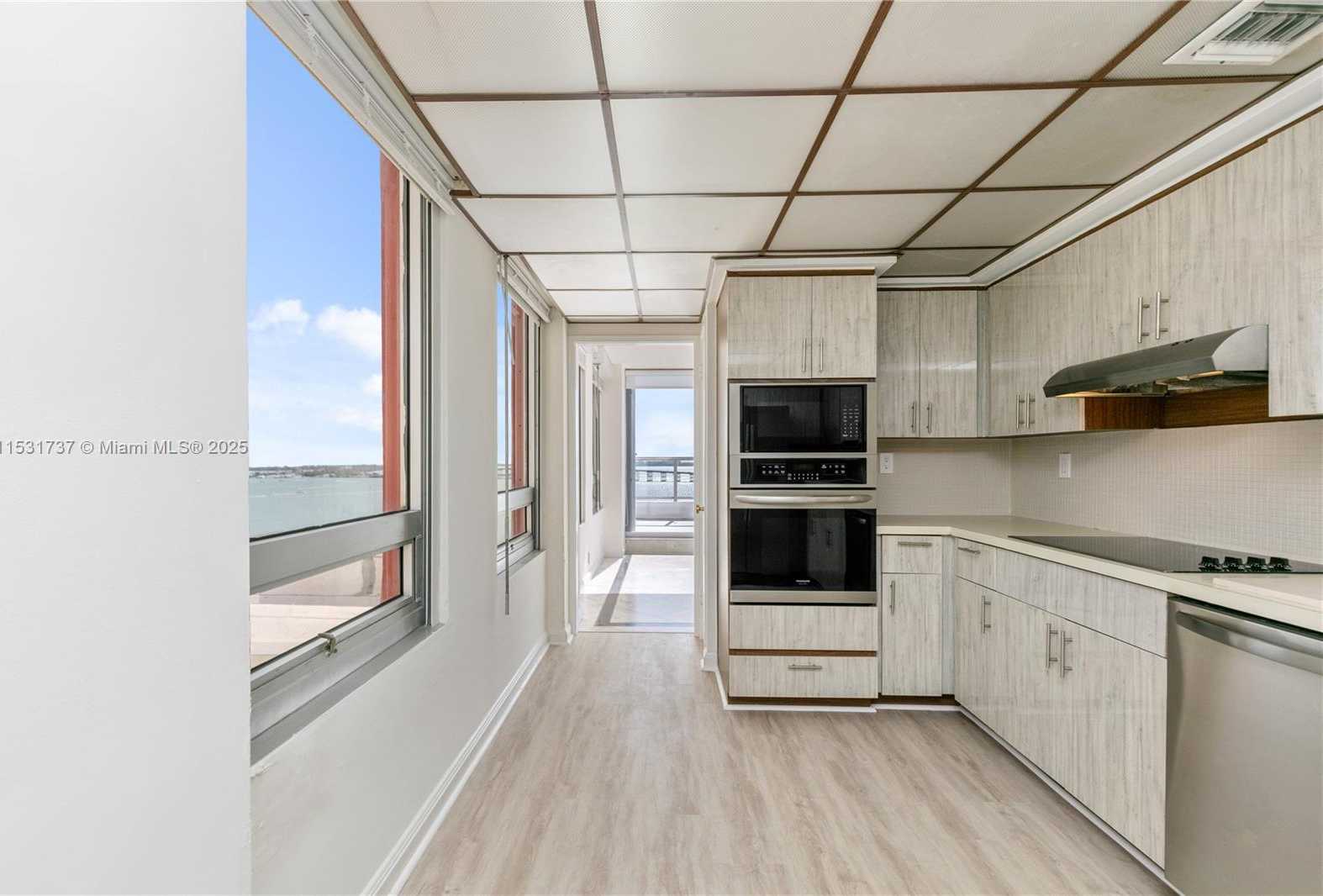 Small Image of 1541 BRICKELL AVE #C1507, Miami Number 12