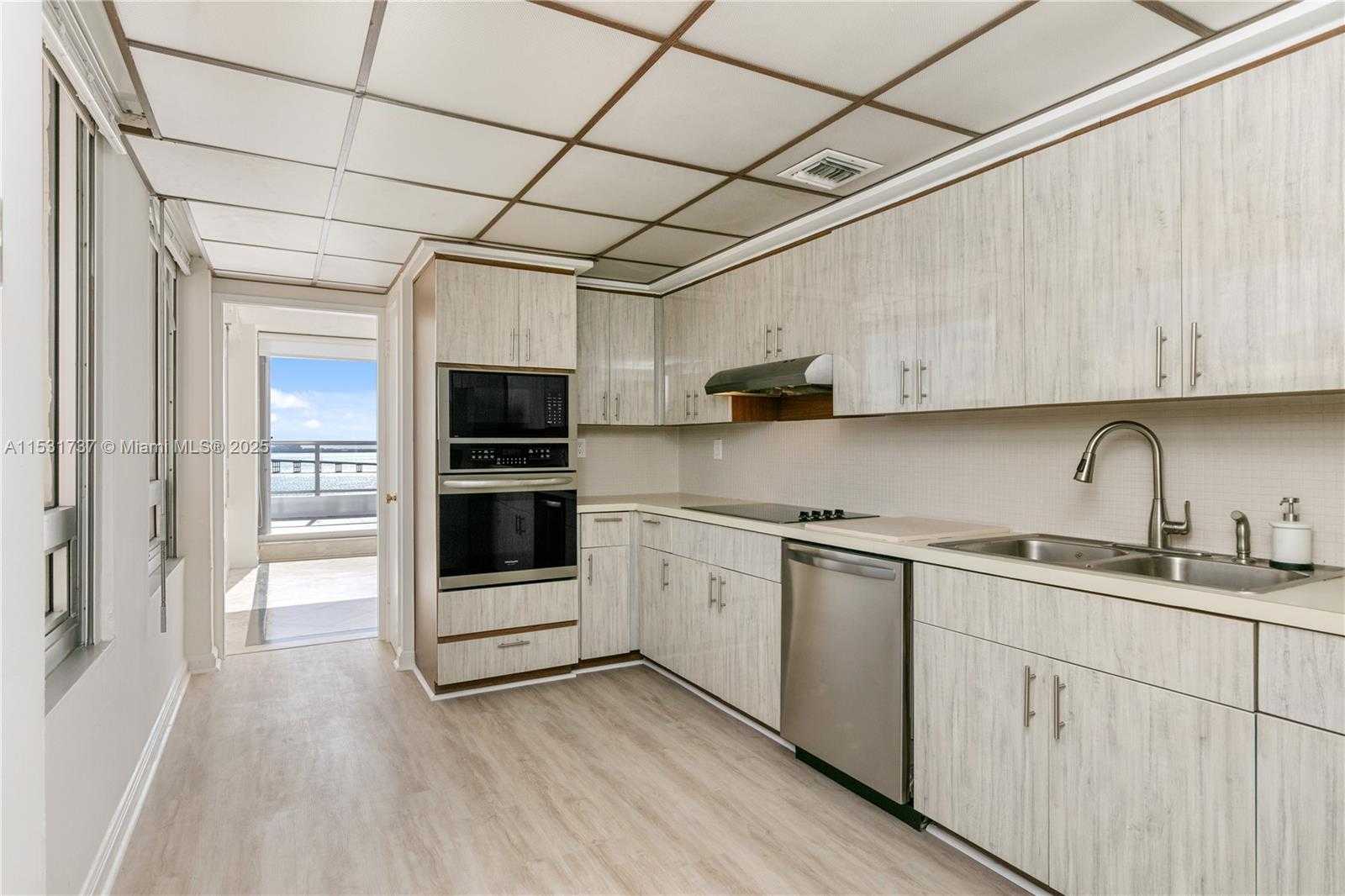 Small Image of 1541 BRICKELL AVE #C1507, Miami Number 19