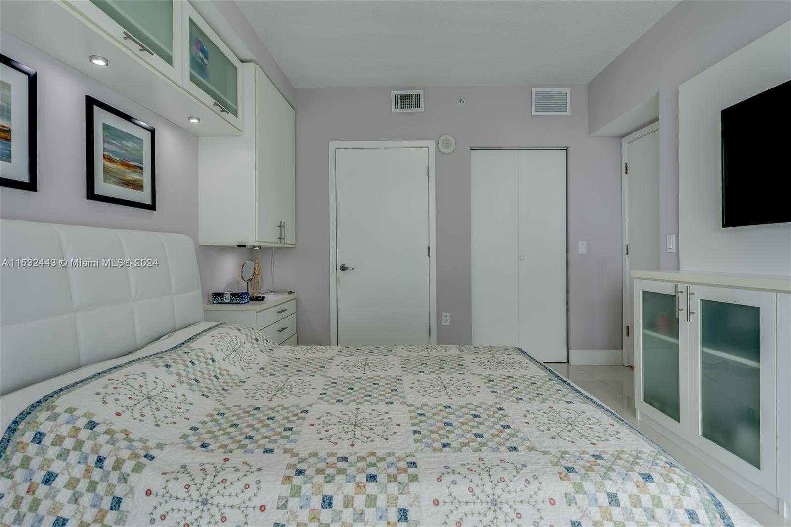 Small Image of 6700 INDIAN CREEK DR #402, Miami Beach Number 14