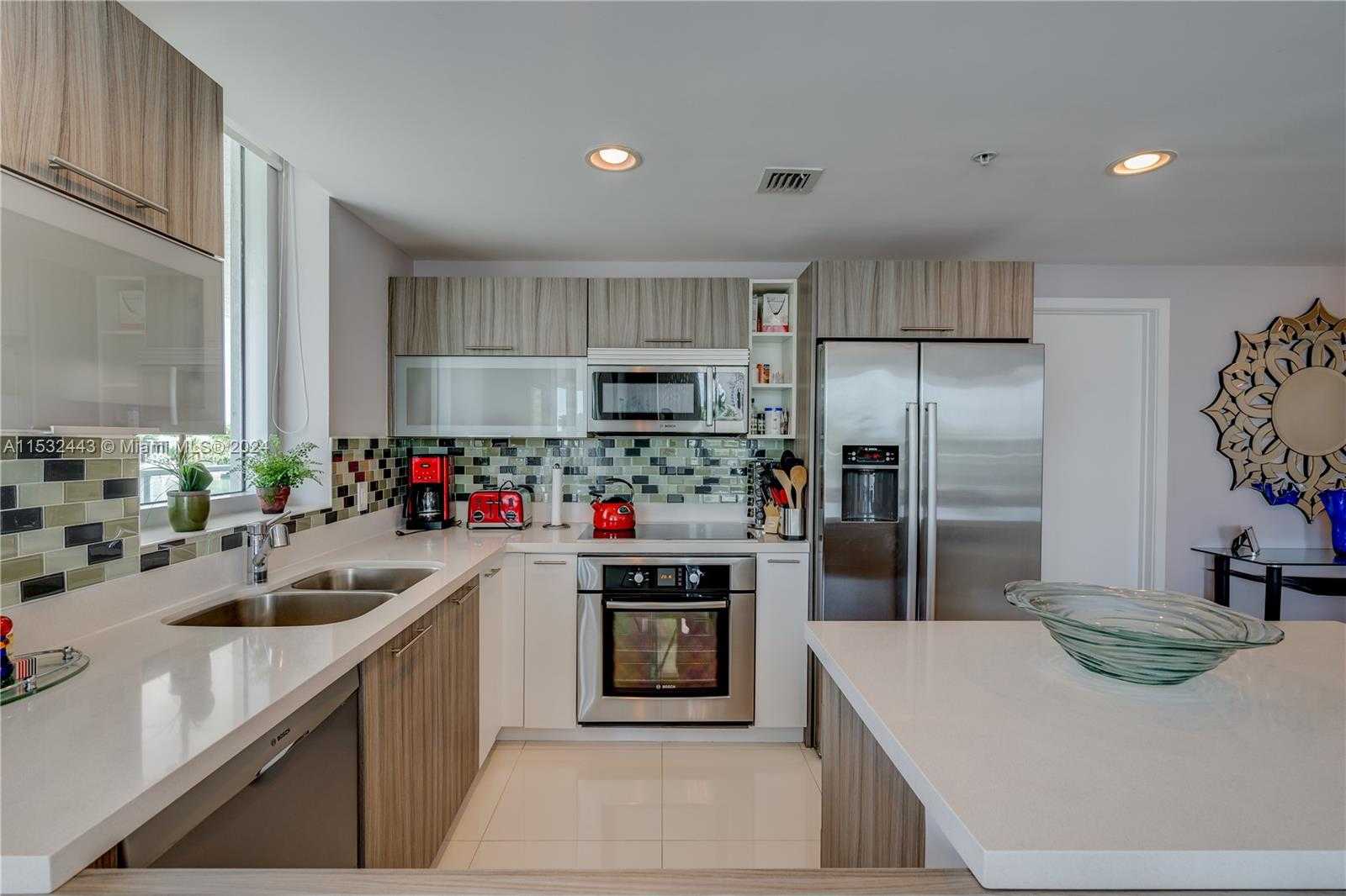 Small Image of 6700 INDIAN CREEK DR #402, Miami Beach Number 7
