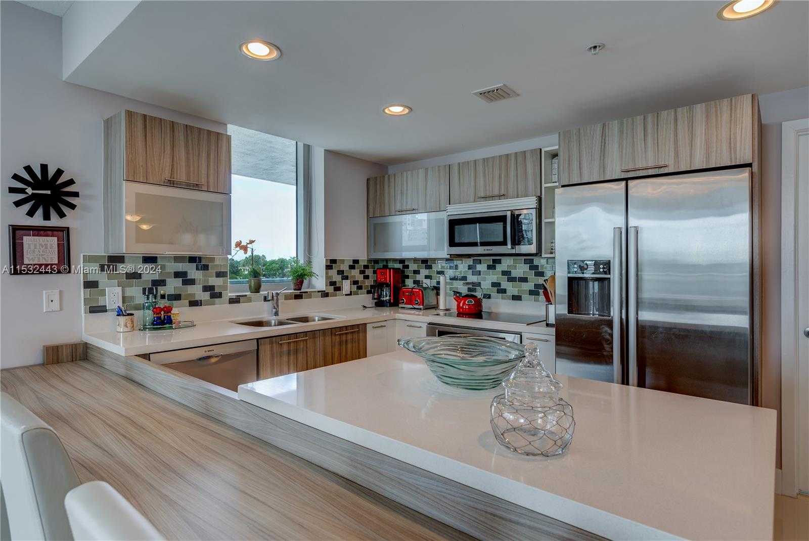 Small Image of 6700 INDIAN CREEK DR #402, Miami Beach Number 8
