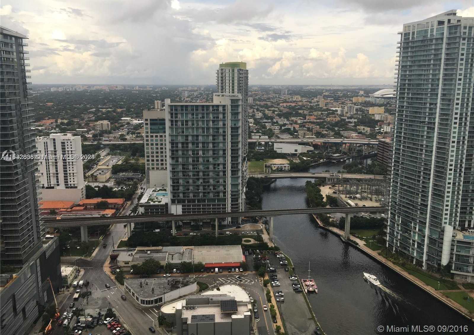 Small Image of 68 SOUTH EAST 6TH ST #3510, Miami Number 17