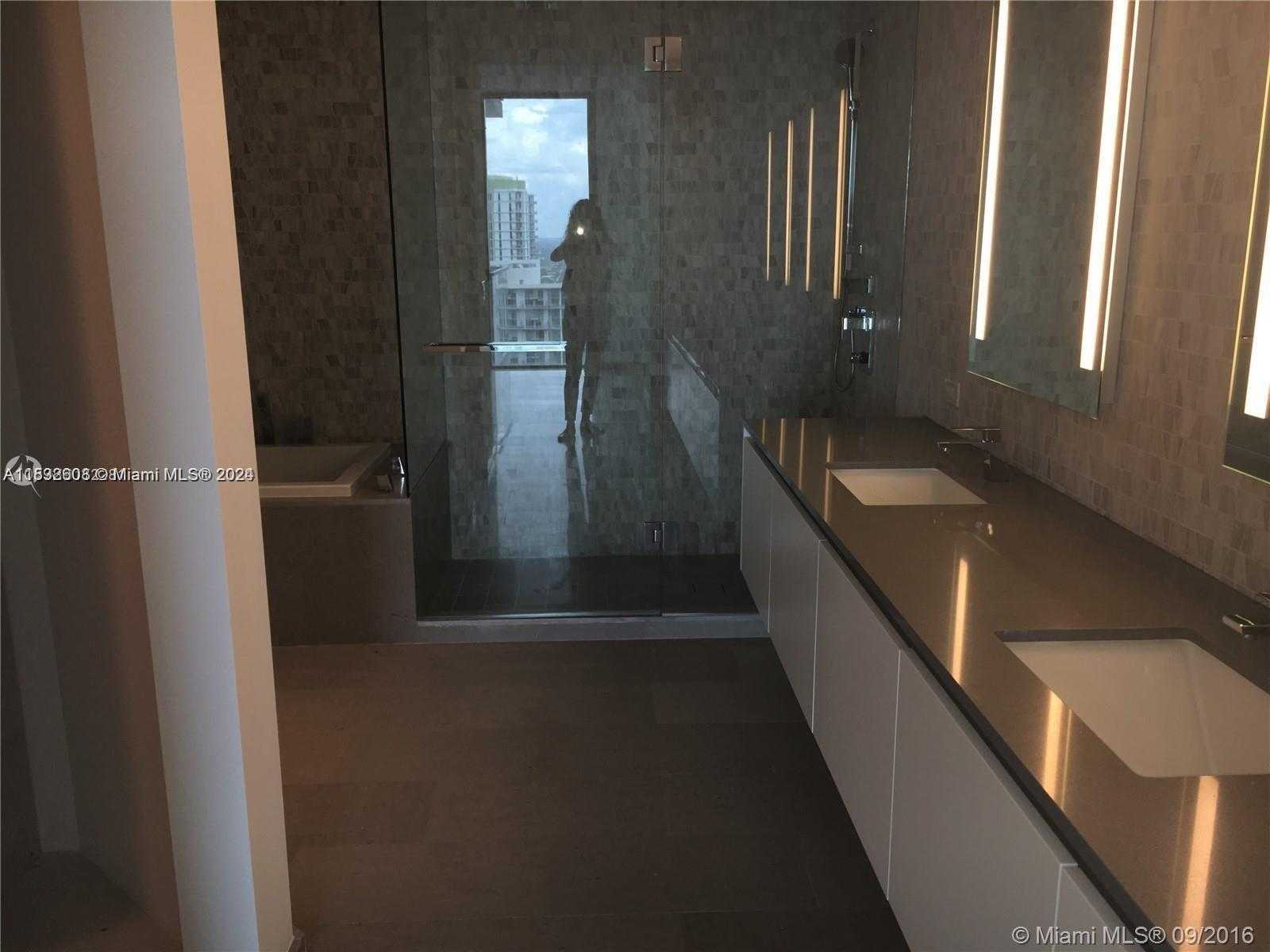 Small Image of 68 SOUTH EAST 6TH ST #3510, Miami Number 8