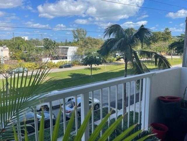 Small Image of 2020 NORTH EAST 135TH ST #303, North Miami Number 12