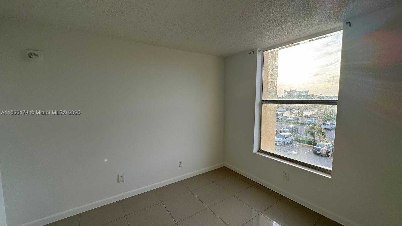 Small Image of 2020 NORTH EAST 135TH ST #303, North Miami Number 6