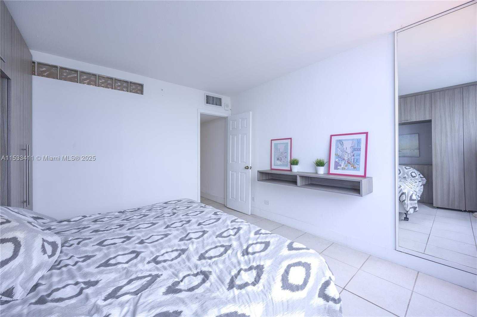 Small Image of 5005 COLLINS AVE #823, Miami Beach Number 11