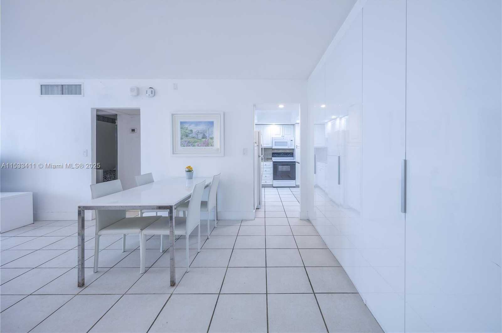 Small Image of 5005 COLLINS AVE #823, Miami Beach Number 7