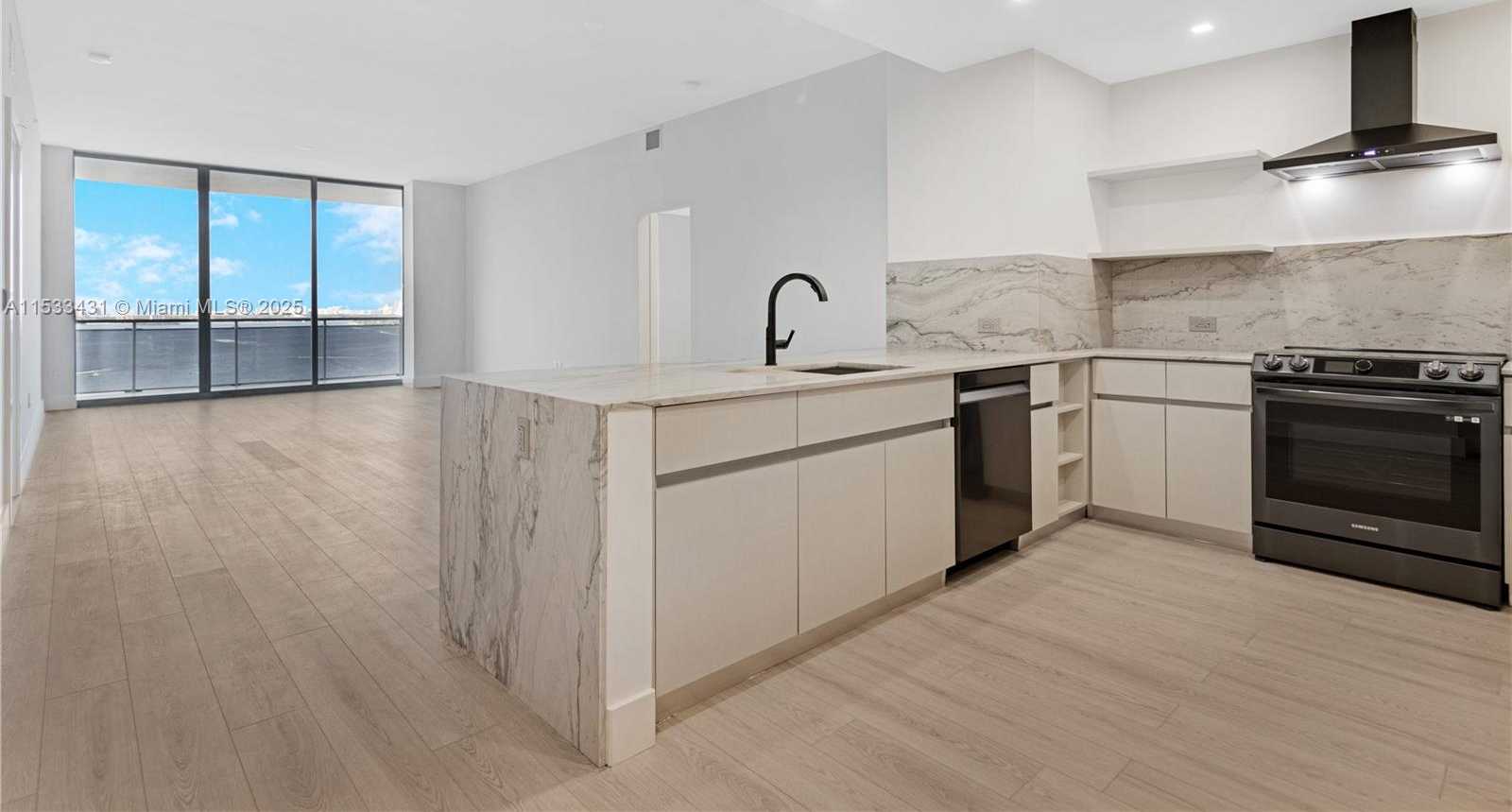 Small Image of 7901 HISPANOLA AVE #2007, North Bay Village Number 4