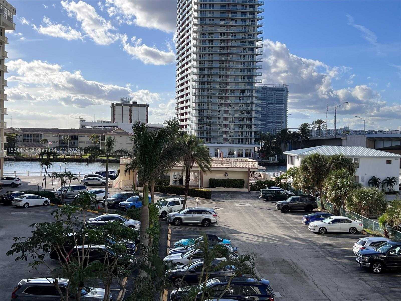 Small Image of 1825 SOUTH OCEAN DR #306, Hallandale Beach Number 12