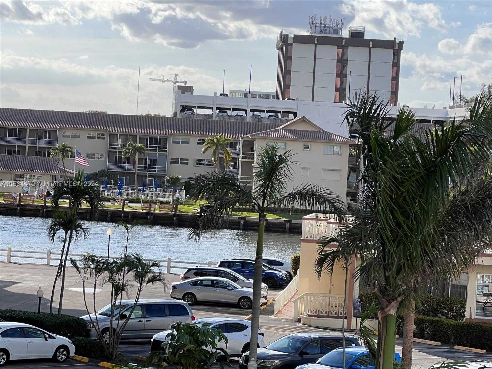 Small Image of 1825 SOUTH OCEAN DR #306, Hallandale Beach Number 17