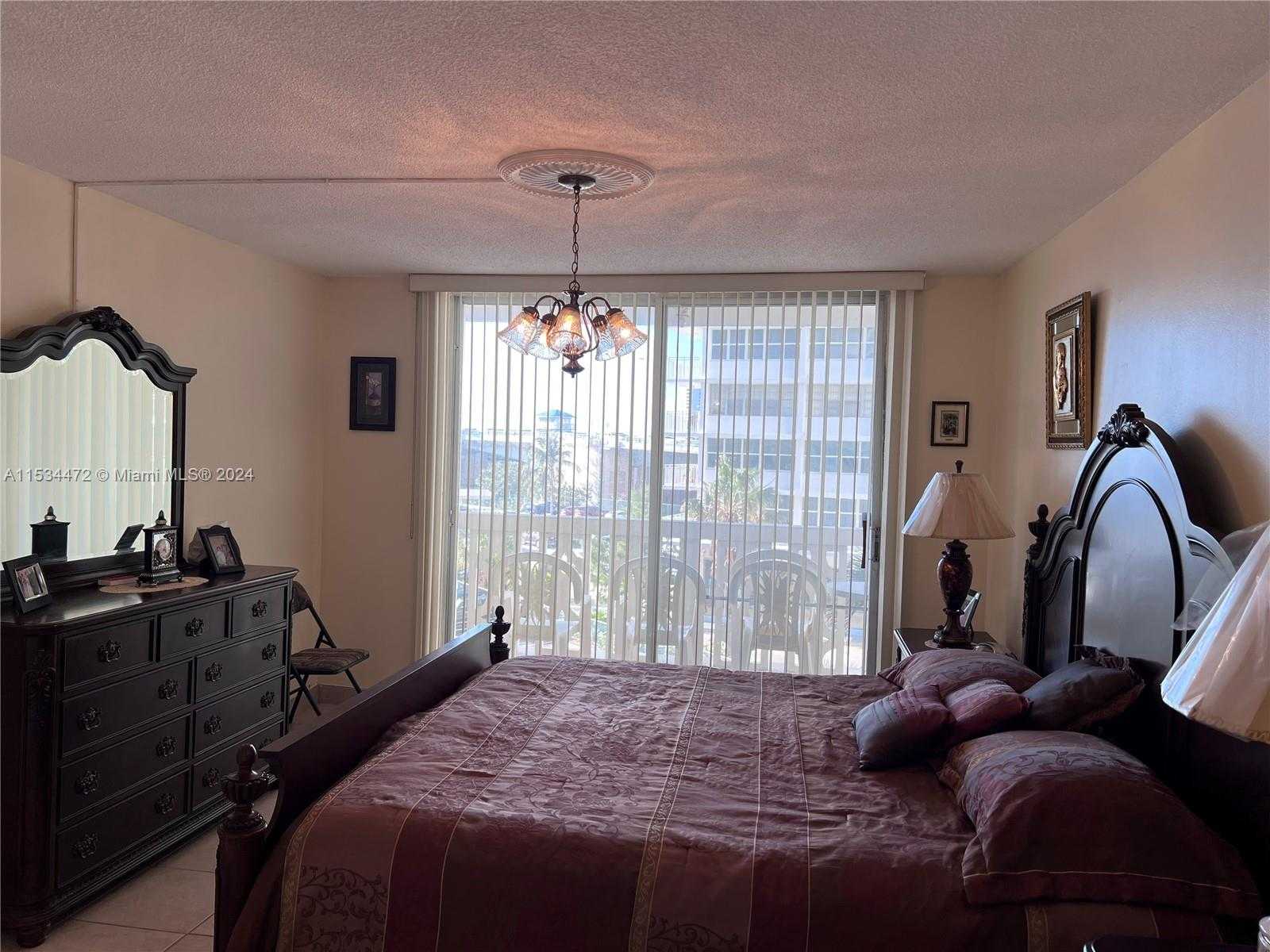 Small Image of 1825 SOUTH OCEAN DR #306, Hallandale Beach Number 6