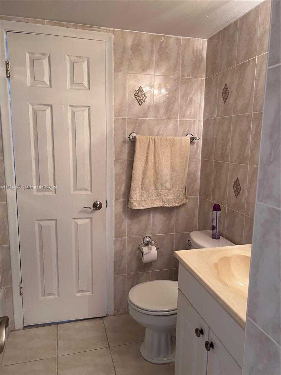 Small Image of 1825 SOUTH OCEAN DR #306, Hallandale Beach Number 7