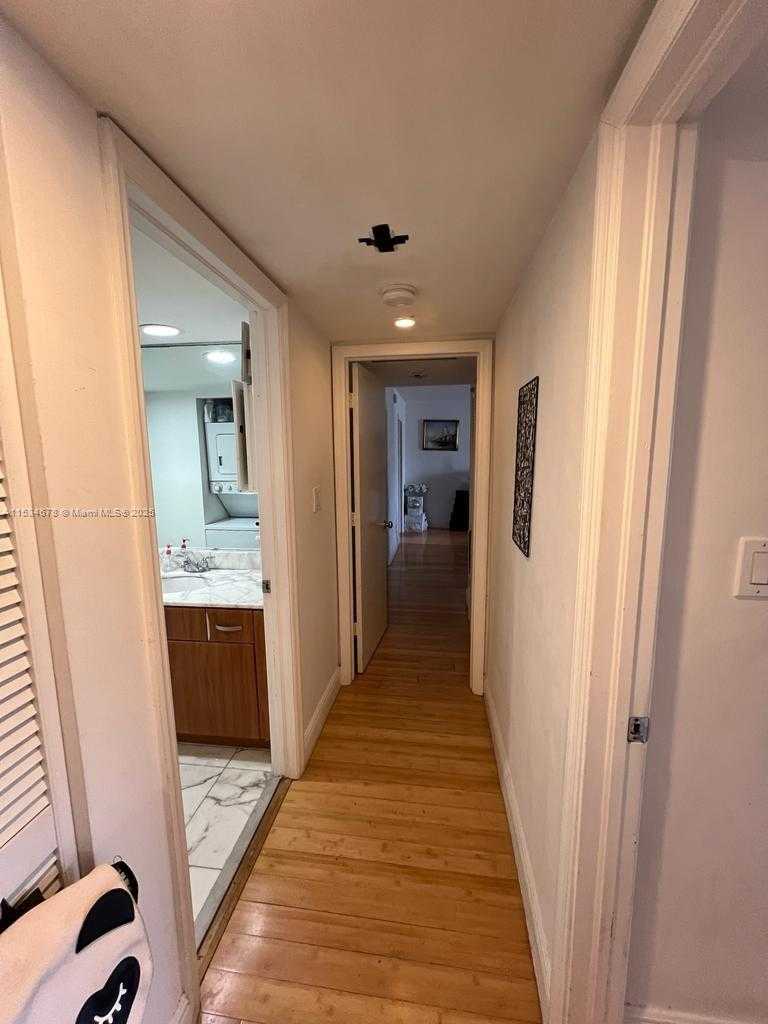 Small Image of 5600 COLLINS AVE #17T, Miami Beach Number 10