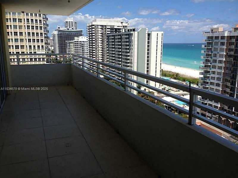 Small Image of 5600 COLLINS AVE #17T, Miami Beach Number 15