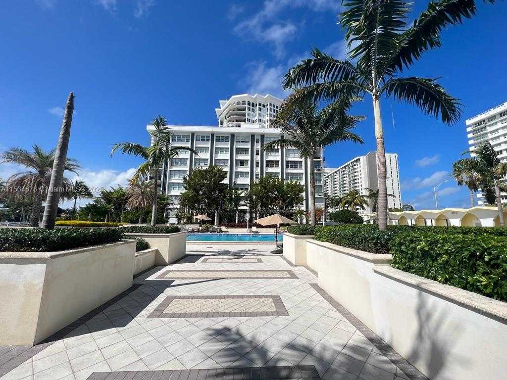 Small Image of 5600 COLLINS AVE #17T, Miami Beach Number 21