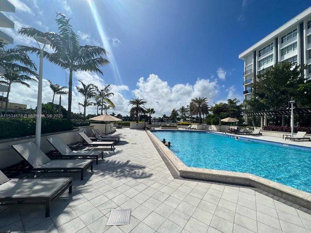 Small Image of 5600 COLLINS AVE #17T, Miami Beach Number 23