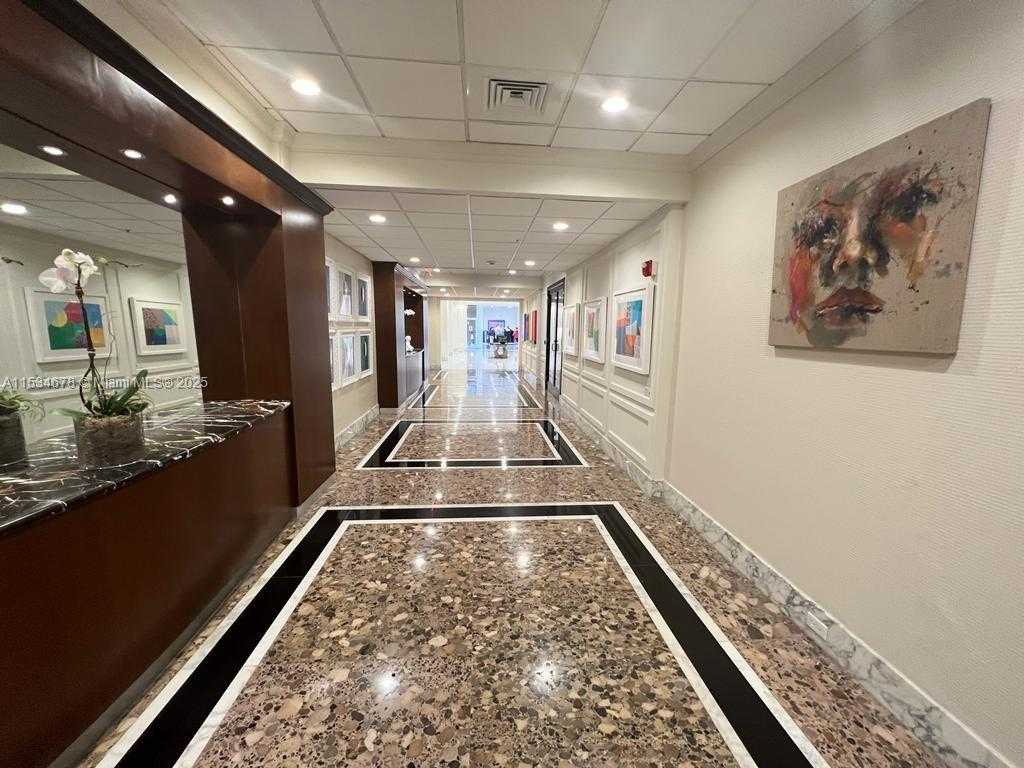 Small Image of 5600 COLLINS AVE #17T, Miami Beach Number 27