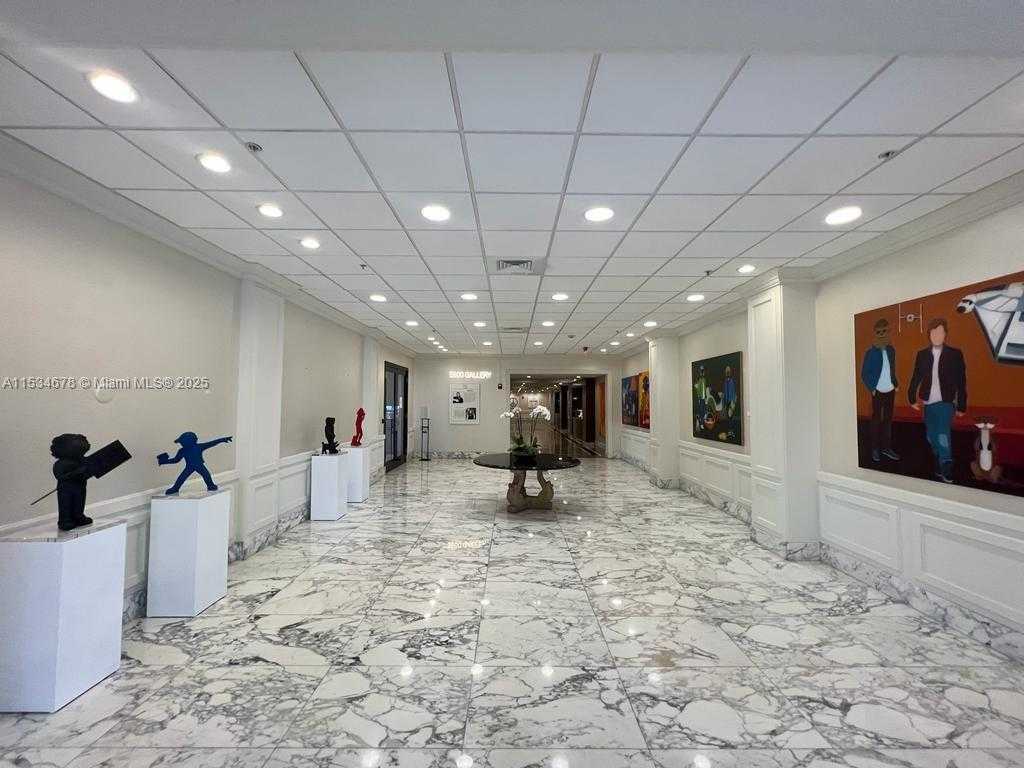 Small Image of 5600 COLLINS AVE #17T, Miami Beach Number 28