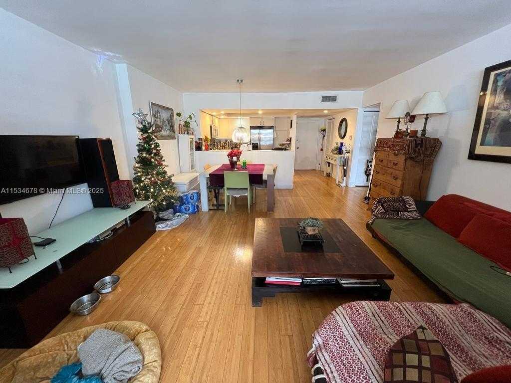 Small Image of 5600 COLLINS AVE #17T, Miami Beach Number 3