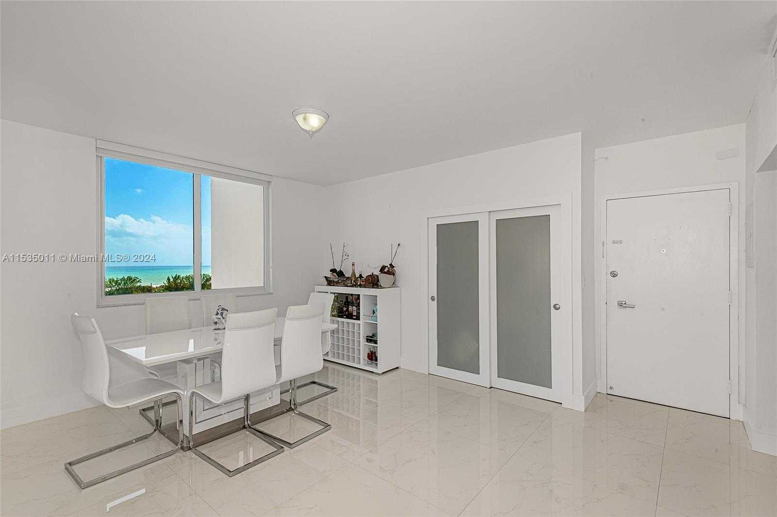 Small Image of 300 BAYVIEW DR #1215, Sunny Isles Beach Number 12