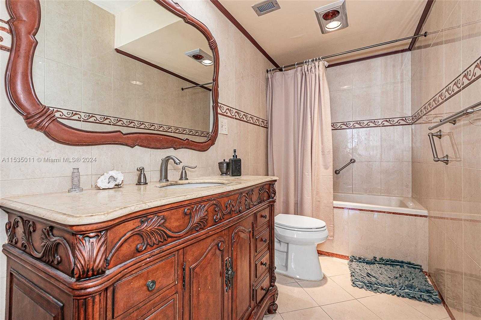 Small Image of 300 BAYVIEW DR #1215, Sunny Isles Beach Number 16