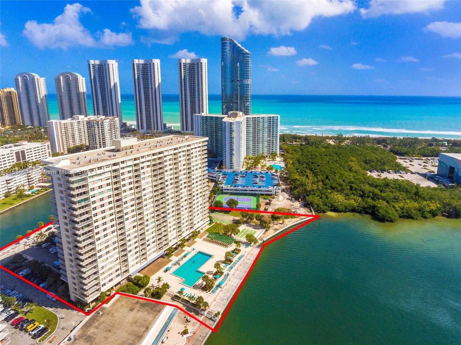 Small Image of 300 BAYVIEW DR #1215, Sunny Isles Beach Number 21