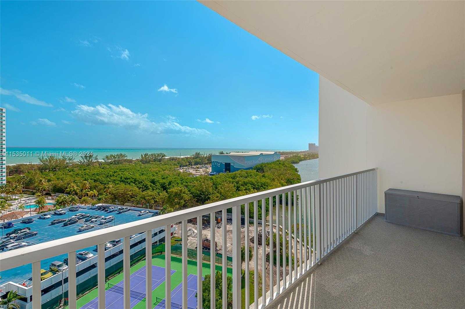 Small Image of 300 BAYVIEW DR #1215, Sunny Isles Beach Number 5