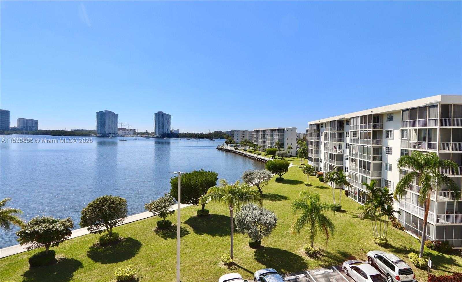 Small Image of 3030 MARCOS DR #T512, Aventura Number 30